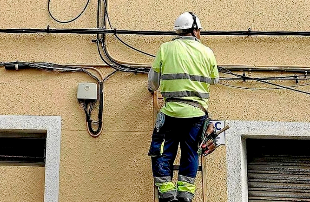 Hacienda tramita la liquidación de la tasa por aprovechamiento especial del dominio público local a 110 empresas
